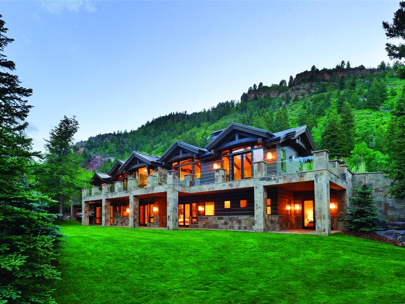 mansion Pyramid Point Estates estates