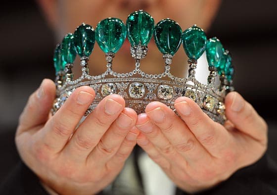 emerald and diamond tiara