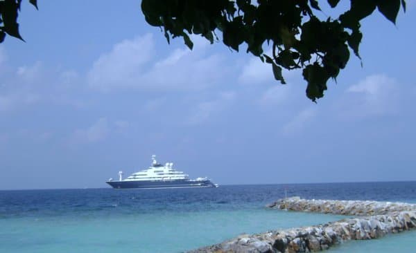 Octopus Megayacht Maldives