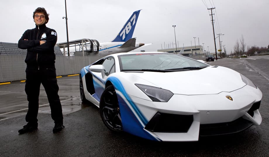 Lamborghini Aventador Boeing Dreamliner