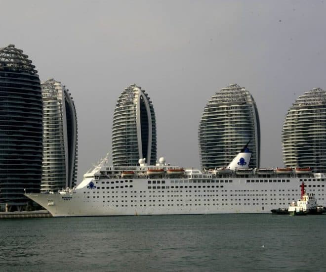 China luxury liner the Henna