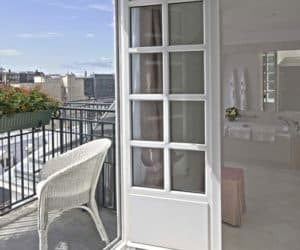 Le bristol hotel eiffel tower