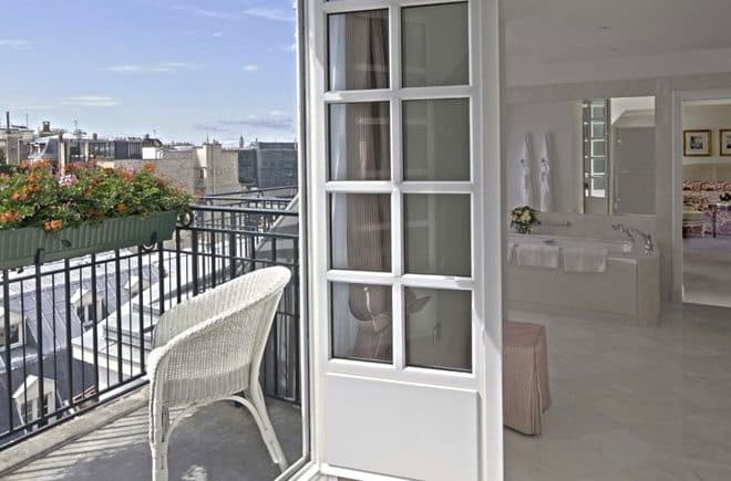 Le bristol hotel eiffel tower
