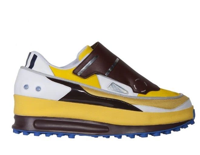 tifón comodidad circulación Raf Simons designs futuristic sneakers for Adidas