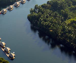 Four Rivers Floating Lodge