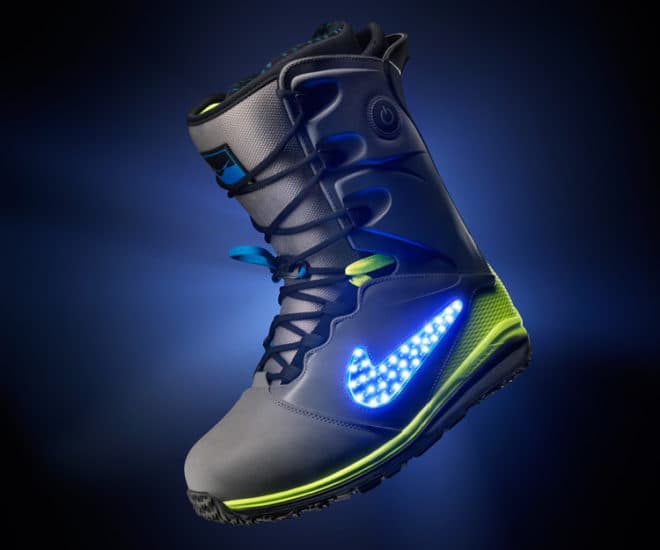 beskydning mord samtale Nike Unveils LED Snowboard Boots