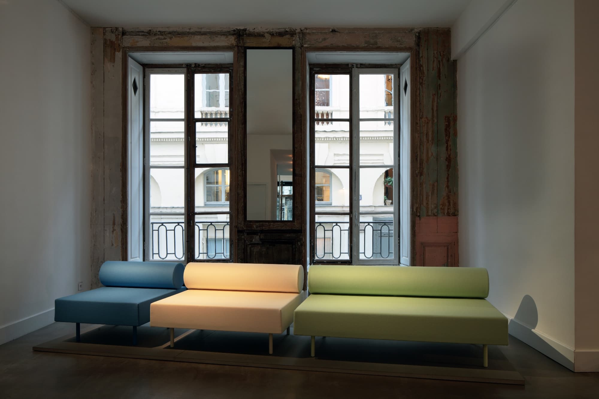 Au metre settee