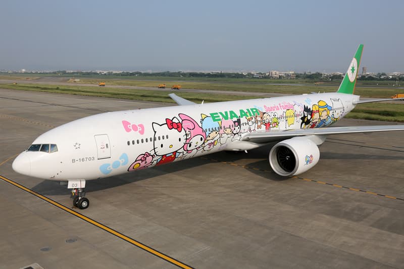 Hello Kitty plane