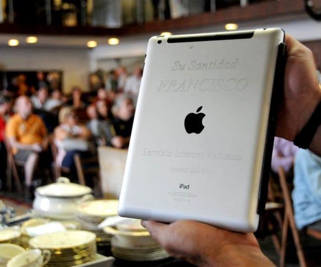 Pope Francis iPad
