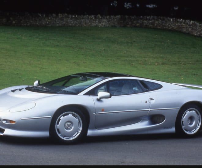 Modern Classic Supercar Jaguar XJ220 Back in Action