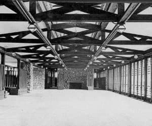 Frank Lloyd Wright building may rise again