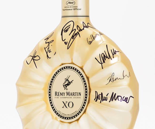 This limited-edition Rémy Martin XO carafe is signed by jury members from the 2015 Cannes Film Festival (Ethan and Joel Coen, Sophie Marceau, Sienna Miller, Xavier Dolan, Jake Gyllenhaal, Guillermo del Toro, Rossy de Palma and Rokia Traoré). © Rémy Martin/La Part des Anges Rémy Martin/La Part des Anges