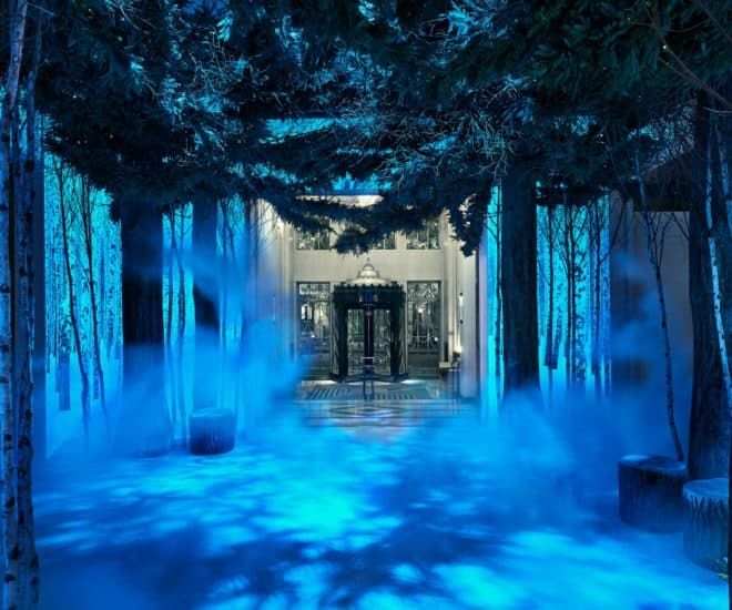 Claridge's Gets Festive with Apple Christmas Tree