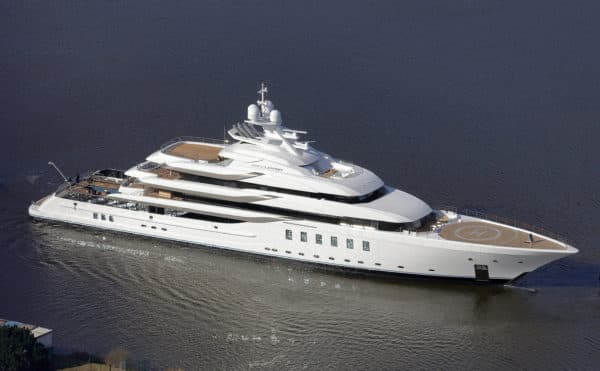 The 95m Madsummer has a fabulous pool and jacuzzi deck aft protected by glass bulwarks