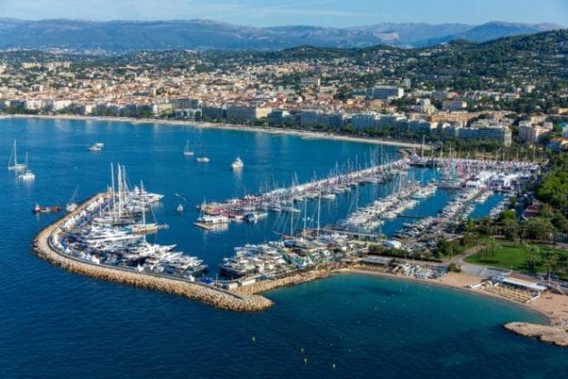 Port Canto had brokerage yachts, toys and sailing boats, monohull and multihull