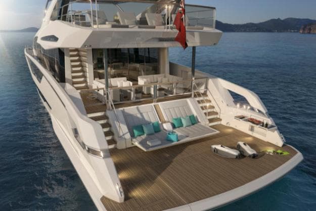 Frabetti describes the 87 Yacht Ocean Club as "very open to the sea with many solutions"