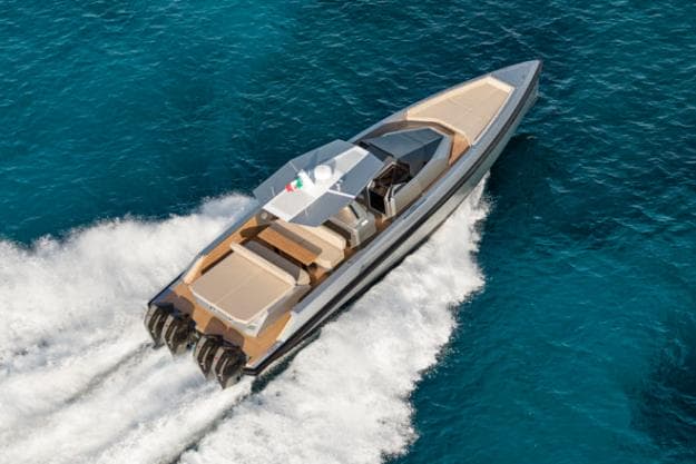 The Wallytender 48 features four 450hp Mercury outboards split into pairs