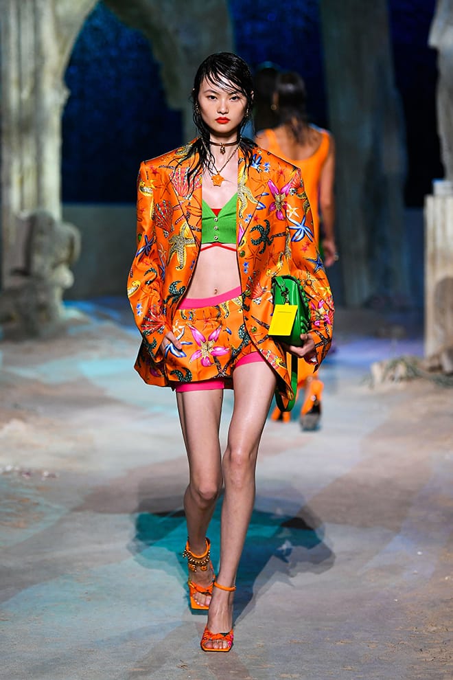 VERSACE メデューサ 希少　ジャケット　ランウェイ品 極希少 VERSACE Medusa Amplified Jacket｜Yahoo!フリマ（旧PayPayフリマ）