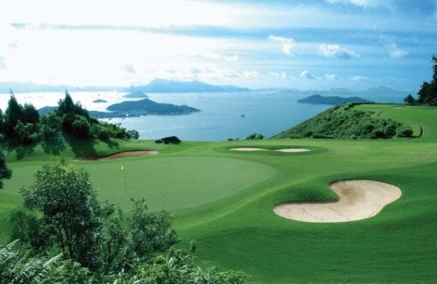 Lantau Yacht Club’s members and visiting yacht owners can enjoy access to the 27-hole Discovery Bay Golf Club and its stunning views