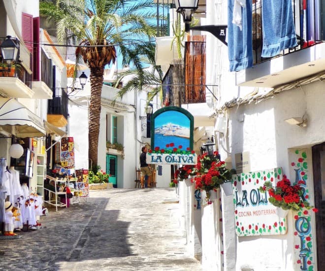 ibiza alleyway