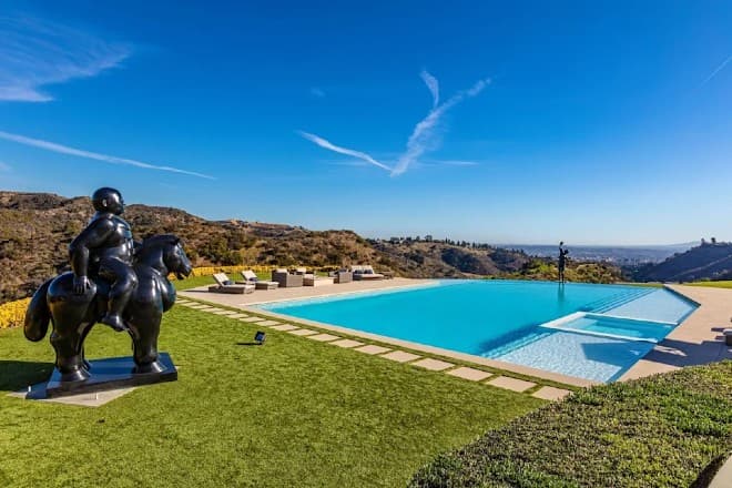 sylvester stallone mansion infinity pool