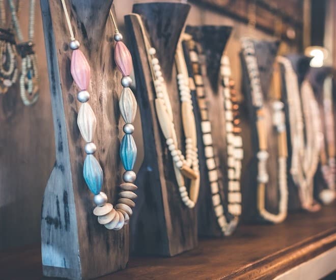 necklaces, accessories