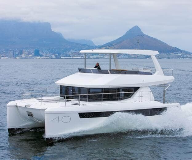 Twin 370hp engines powered hull one to 23 knots in sea trials