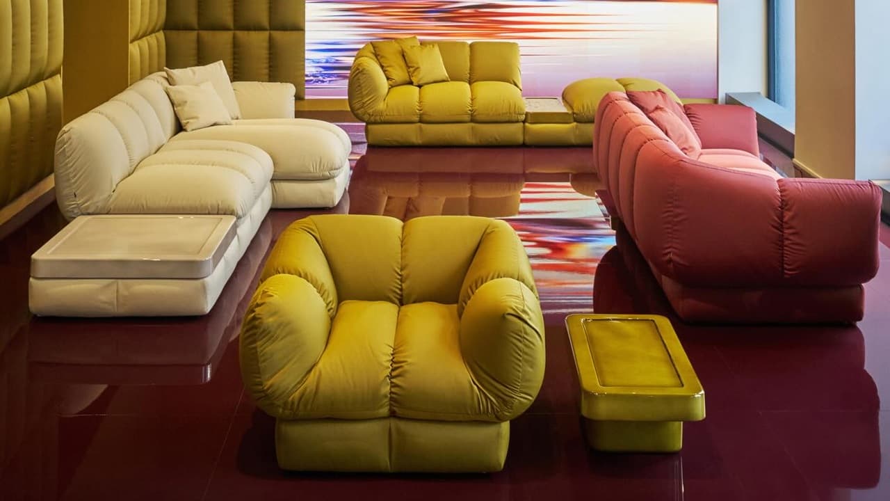 Patricia Urquiola inventó el sistema de sofás "Ardys". Imagen: Cassina. 