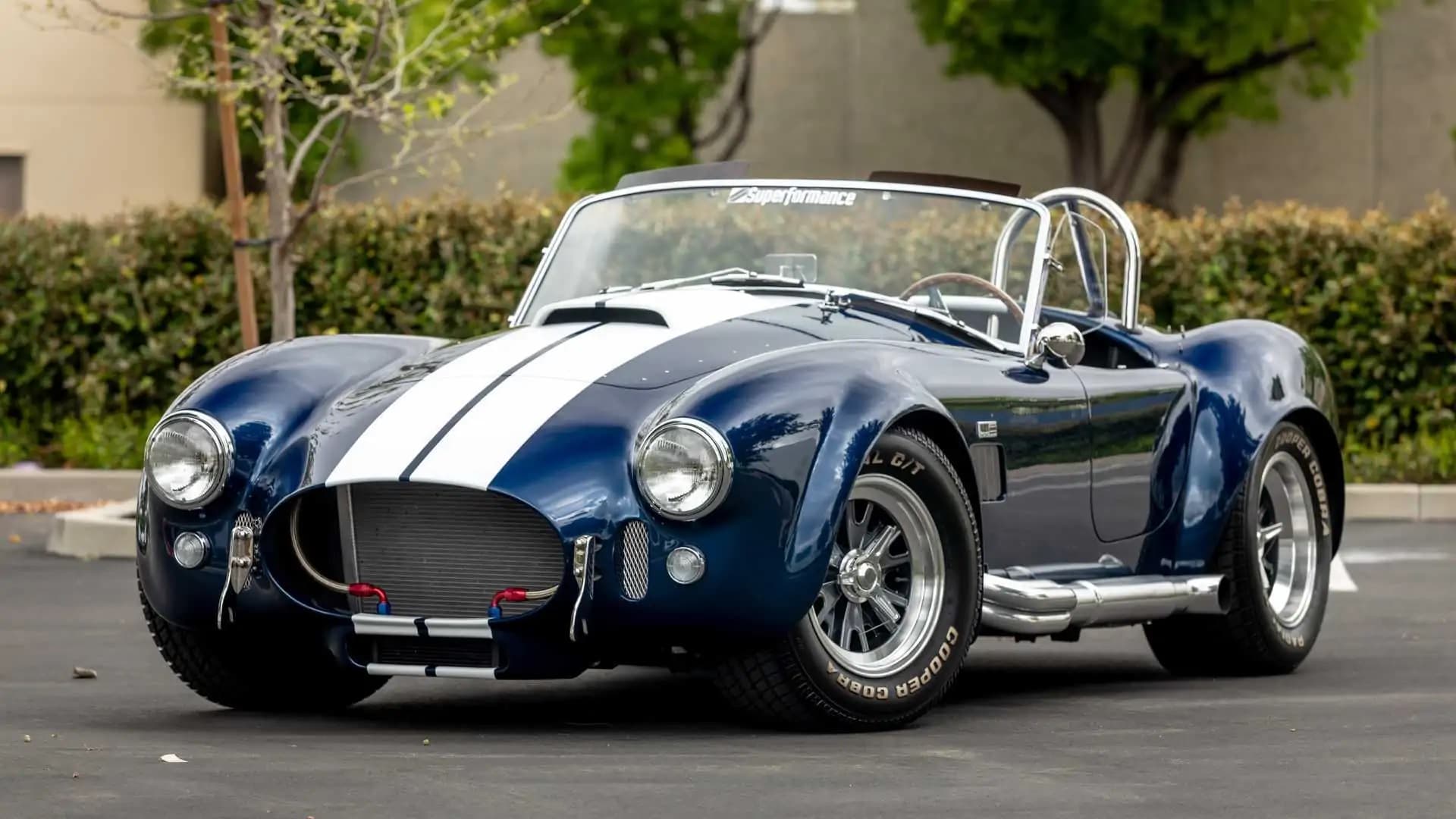 Shelby Cobra 427, Image: Motor1.com