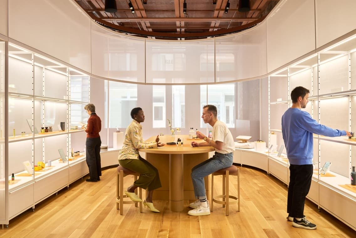 El laboratorio conceptual ofrece un atractivo espacio comercial. Imagen: Dezeen.